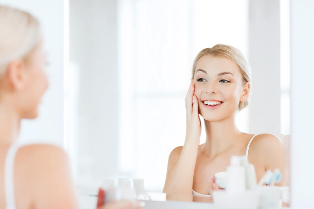 Codzienne oczyszczanie twarzy – jakie kosmetyki wybrać?